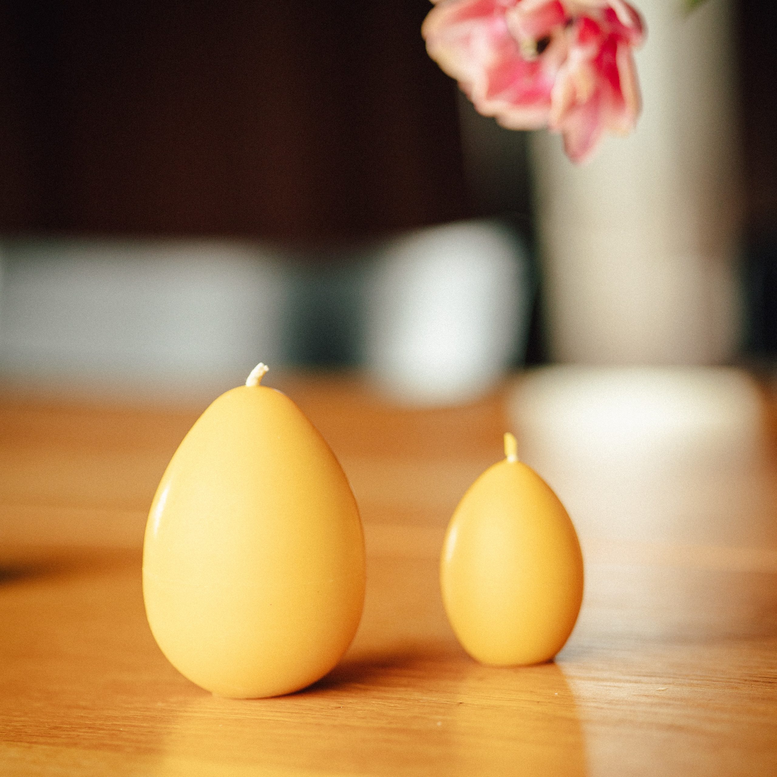 Bienenwachskerze in Ei-Form
