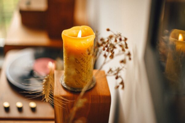 Beeswax candle “Tsvitna”