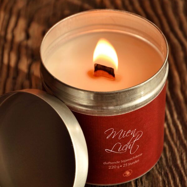 Soy wax candle with the scent of "Cherry and cognac"