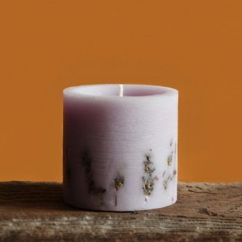 “Lavendel Wunder”, Zylinderkerze mit Lavendel : 9x9 cm